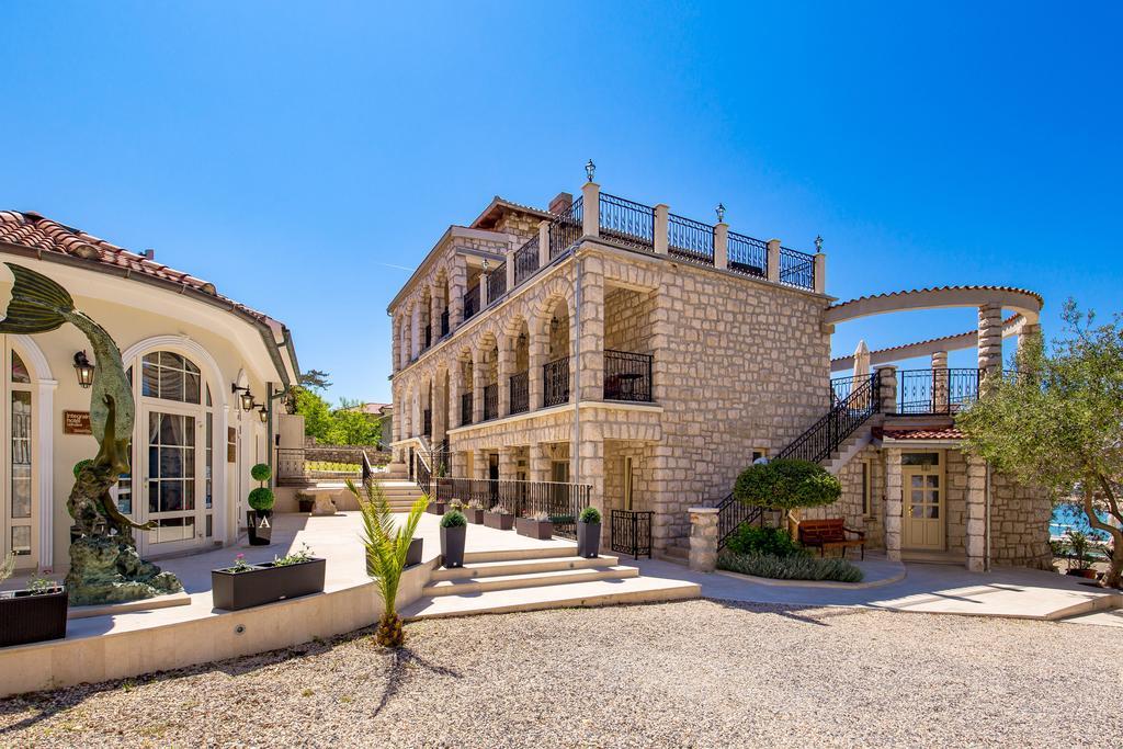 Villas Arbia - Margita Beach Hotel Banjol Exterior photo